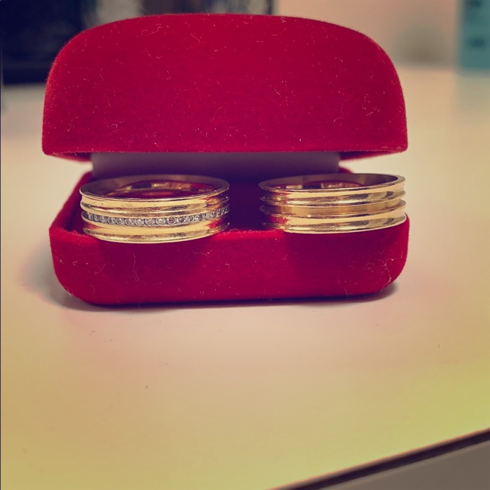 18k gold wedding rings